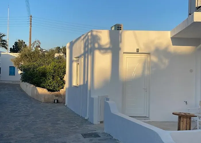 Tourlos House